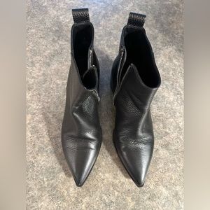 Everlane Boss Boot Pebbled Black/ Size 9